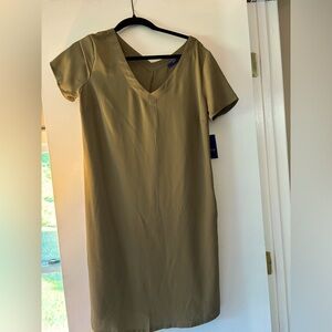 APT 9 green dress with pockets new with tags!